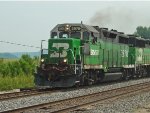 BNSF 2978 blasts toward the La Pointe St. crossing